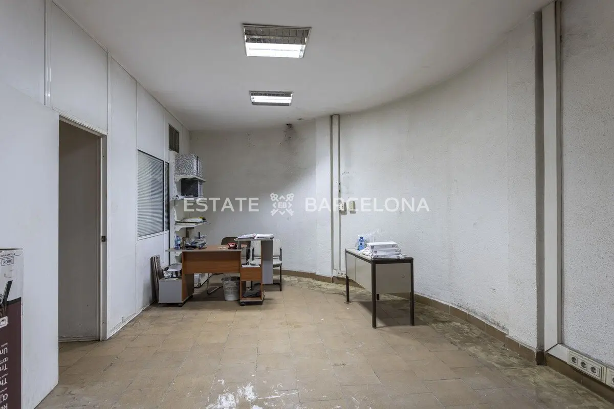 Commercial property in Marbella, Spain, 107 m² - picture 8