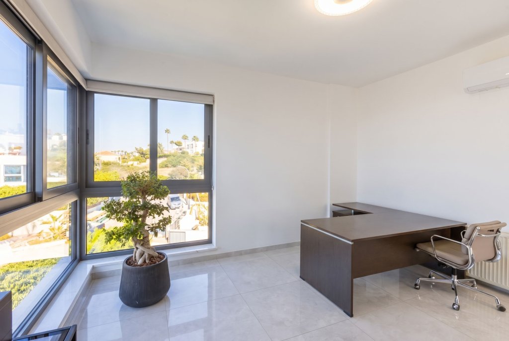 Flat in Limassol, Cyprus, 250 m² - picture 10
