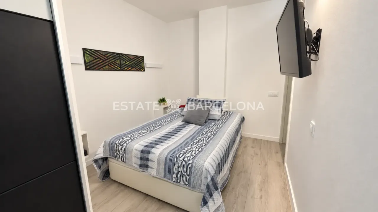 Flat in Barcelona, Spain, 134 m² - picture 8