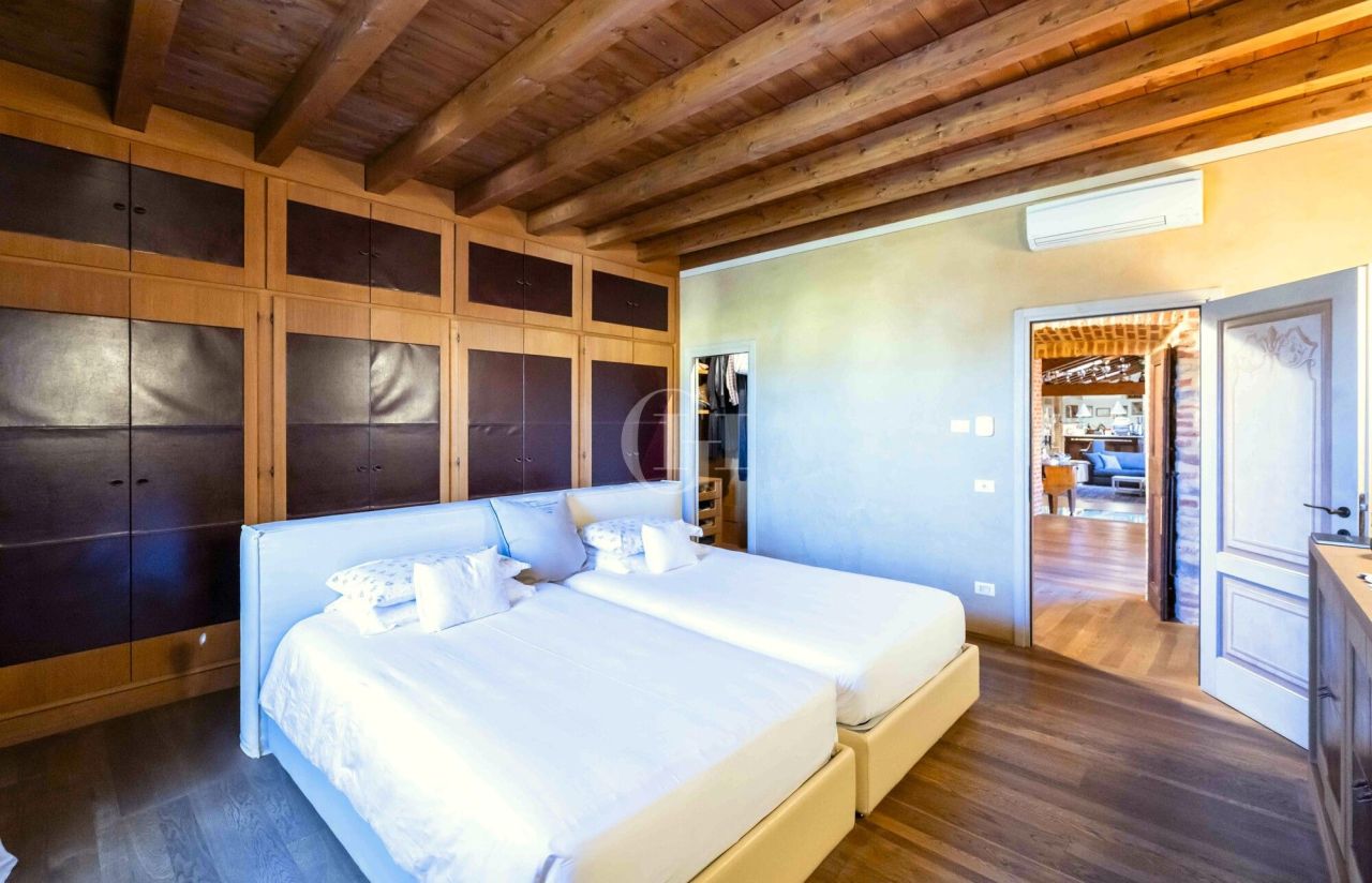 House in Brescia, Italy, 515 m² - picture 5