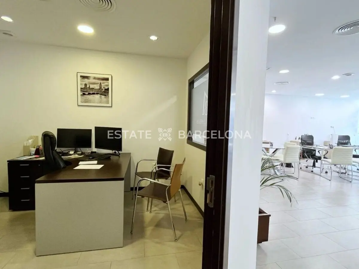 Oficina en Marbella, España, 376 m² - imagen 16