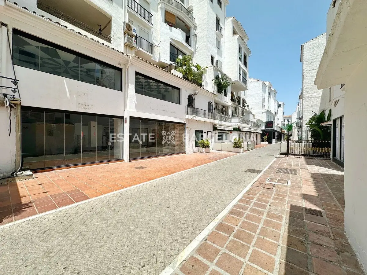 Proprietà commerciale a Marbella, Spagna, 219 m² - foto 2