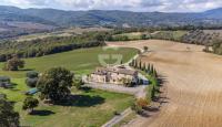 Casa per 1 780 000 euro a Città della Pieve, Italia