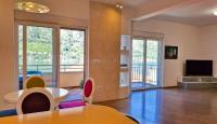 Appartement pour 550 000 Euro à Dobrota, Monténégro