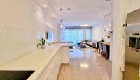 Flat for 820 000 euro in Holon, Israel