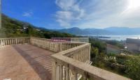 Villa per 320 000 euro a Bijela, Montenegro