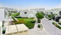 Townhouse for 773 533 euro in Dubai, UAE