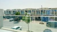 Townhouse per 339 883 euro a Dubai, EAU