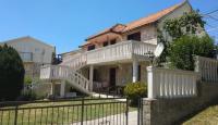 Casa per 650 000 euro a Tivat, Montenegro