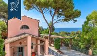 Villa a Livorno, Italia (prezzo su richiesta)