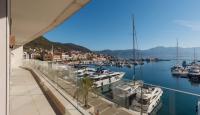 Appartamenti per 1 990 000 euro a Herceg-Novi, Montenegro
