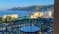 Flat for 263 000 euro in Dobra Voda, Montenegro