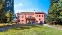 Villa per 6 900 000 euro a Novara, Italia