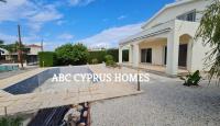 Villa für 595 000 euro in Paphos, Zypern