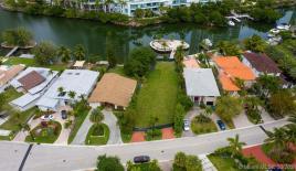 Grundstück für 2 118 997 euro in Miami, USA