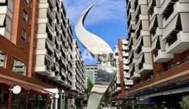 Café, Restaurant für 915 000 euro in Tirana, Albanien