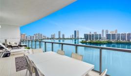 Penthouse für 2 521 606 euro in Miami, USA