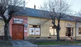 Shop for 346 633 euro in Keszthely, Hungary