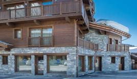 Hotel for 3 900 000 euro in Courchevel, France