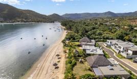 Villa für 2 460 000 euro in Grande Riviere Noire, Mauritius