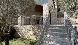 Villa per 2 600 000 euro a Kamenari, Montenegro