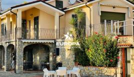 Villa für 1 950 000 euro in Bordighera, Italien