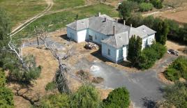 Commercial property for 325 000 euro in Keszthely, Hungary