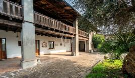 Manor for 980 000 euro by Lake Iseo, Italy