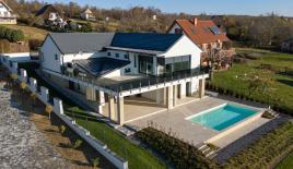 Villa for 1 380 000 euro in Keszthely, Hungary