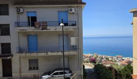 Bureau pour 119 000 Euro à Cetraro, Italie