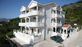 Hotel für 1 400 000 euro in Tivat, Montenegro