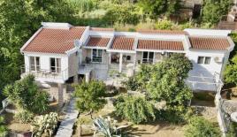 Hotel für 250 000 euro in Dobra Voda, Montenegro