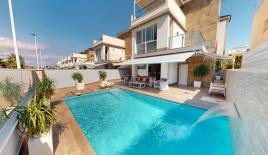 Villa for 650 000 euro in Torrevieja, Spain