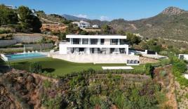 Villa for 4 200 000 euro in Malaga, Spain