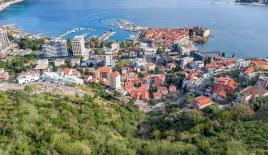 Terrain pour 3 585 000 Euro à Budva, Monténégro
