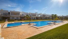 Bungalow for 299 900 euro in Los Montesinos, Spain