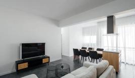 Apartamento para 1 700 euro por mes en Agios Ioannis, Chipre