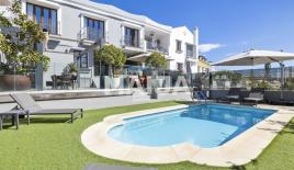 Flat for 1 095 000 euro in Benahavis, Spain