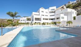 Flat for 1 075 000 euro in Benahavis, Spain