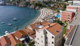 Hotel for 2 100 000 euro in Przno, Montenegro