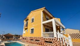 Chalet para 239 000 euro en San Miguel de Salinas, España