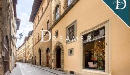 Apartment for 950 000 euro in Florence, Italy