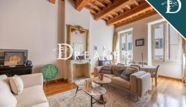 Apartment for 1 100 000 euro in Florence, Italy