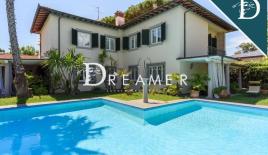 Villa for 6 300 000 euro in Forte dei Marmi, Italy