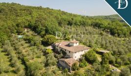 Villa for 2 300 000 euro in Italy
