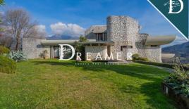 Villa for 2 600 000 euro in Camaiore, Italy