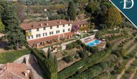 Villa for 3 300 000 euro in Lucca, Italy