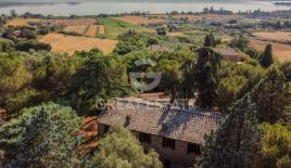 House for 690 000 euro in Magione, Italy