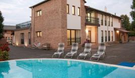 Hôtel pour 2 150 000 Euro à Gyenesdiás, Hongrie