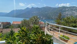 Apartment for 310 000 euro in Risan, Montenegro